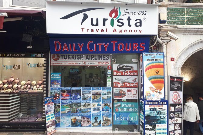 Sunset boat trip on the Bosphorus and Golden Horn - Crowd level, noise, and boarding: plan your expectations