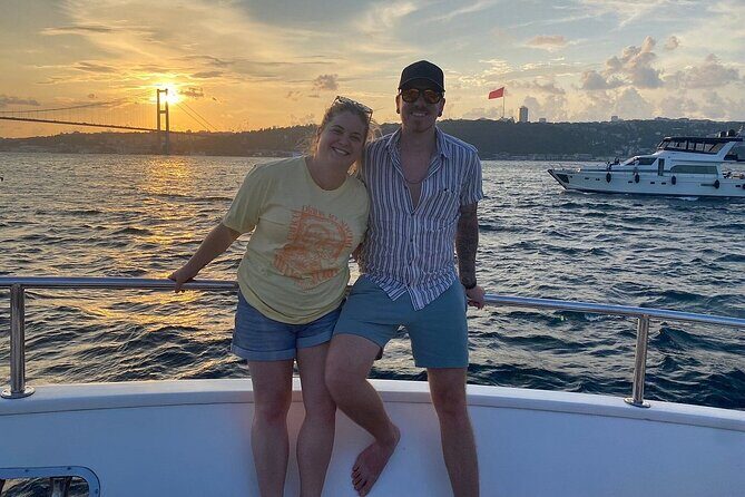 Sunset Cruise on Luxury Yacht with Transfers - Küçüksu Pavilion, Kuleli Military High School, and Üsküdar’s everyday view