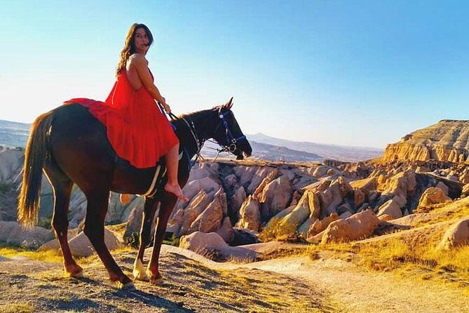 Sunset Horse Back Riding tour - Horse breaks and cave-side moments: what to watch for