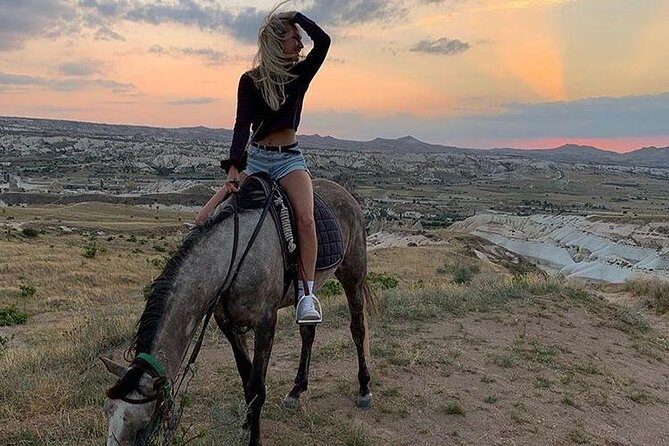 Sunset Horsebackriding-Tour through the Valleys of Cappadocia - Red Valley climb: where the ride gets thrilling
