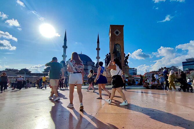 Taksim to Galata Walking Tour: Secret Passages & Local Hangouts - Pera Museum Area and İstiklal Caddesi: The Straight-Line Break