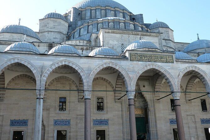 Top Sites Of Istanbul Tour In Small Group - Skipping Ticket Lines - Grand Bazaar: spices, quick orientation, and fewer shopping traps