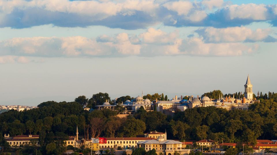 Topkapi Palace Tour: Scenes of the Ottoman Empire - The core visit: courtyards, tiles, royal spaces, and priceless objects