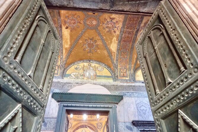 Topkapi Palace with Harem and Blue Mosque Guided Tour - The guides make the experience: names to look for