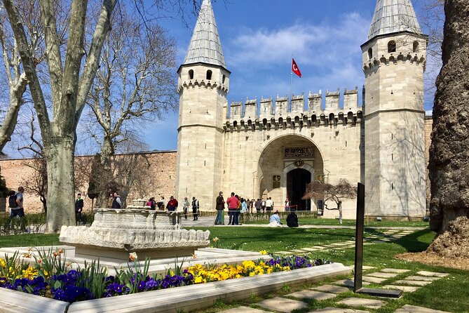 Topkapı Palace with Harem & Blue Mosque Guided Tour - A tight 4-hour route through Istanbul’s power centers