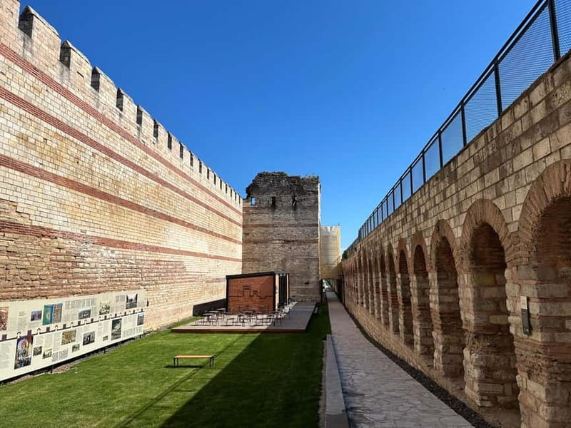 Walls of Contantinople and Blachernea Palace Tour - The real pacing: how 4 hours works in the city